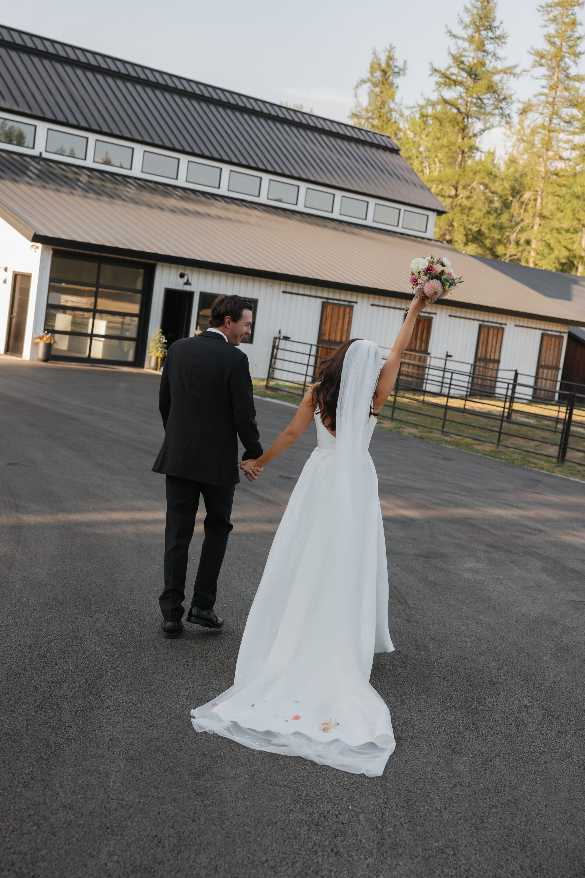 Castaways Farm red barn vacation relaxing exciting adventure