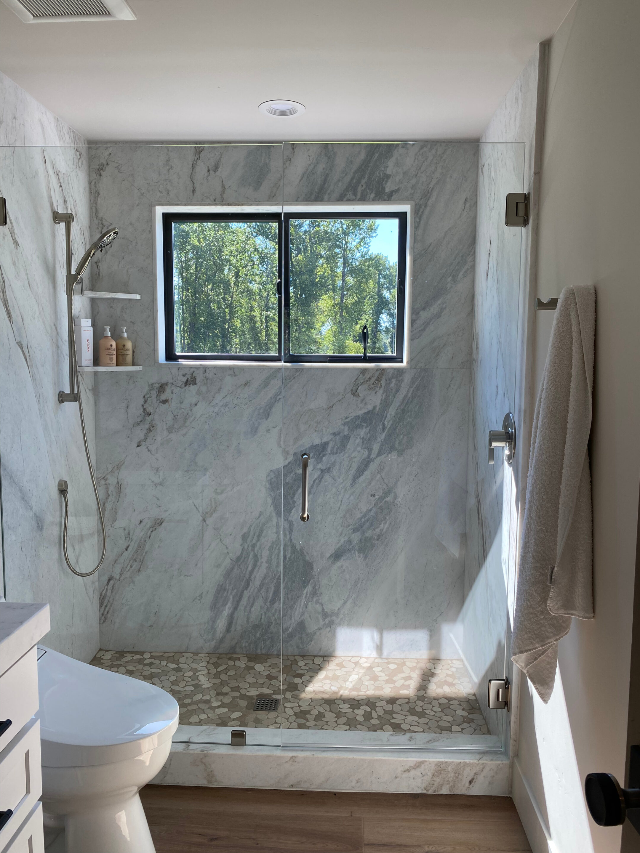 Castaways Farm red barn vacation relaxing exciting adventure